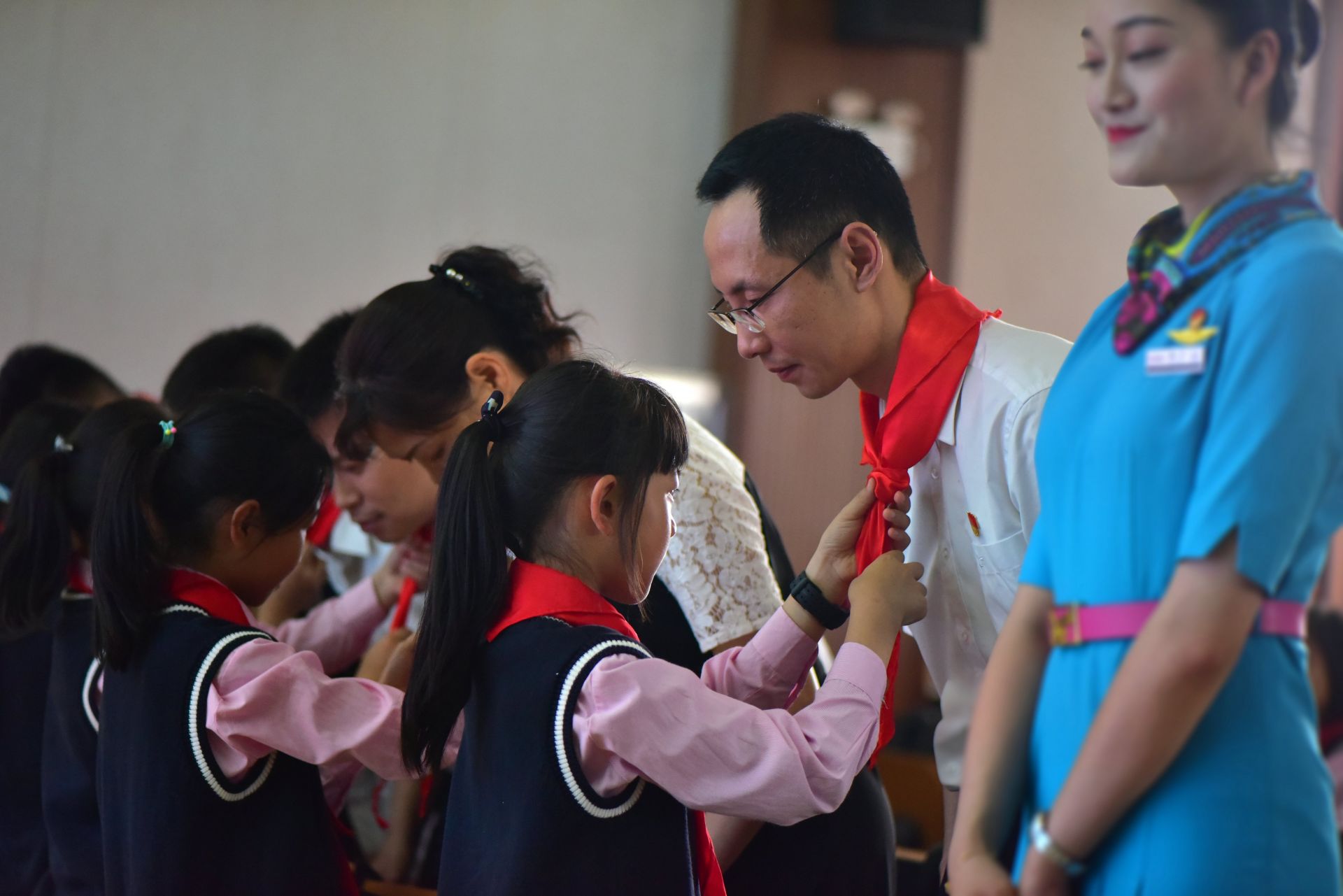 昆明航空走进南站小学开展民航知识进校园活动