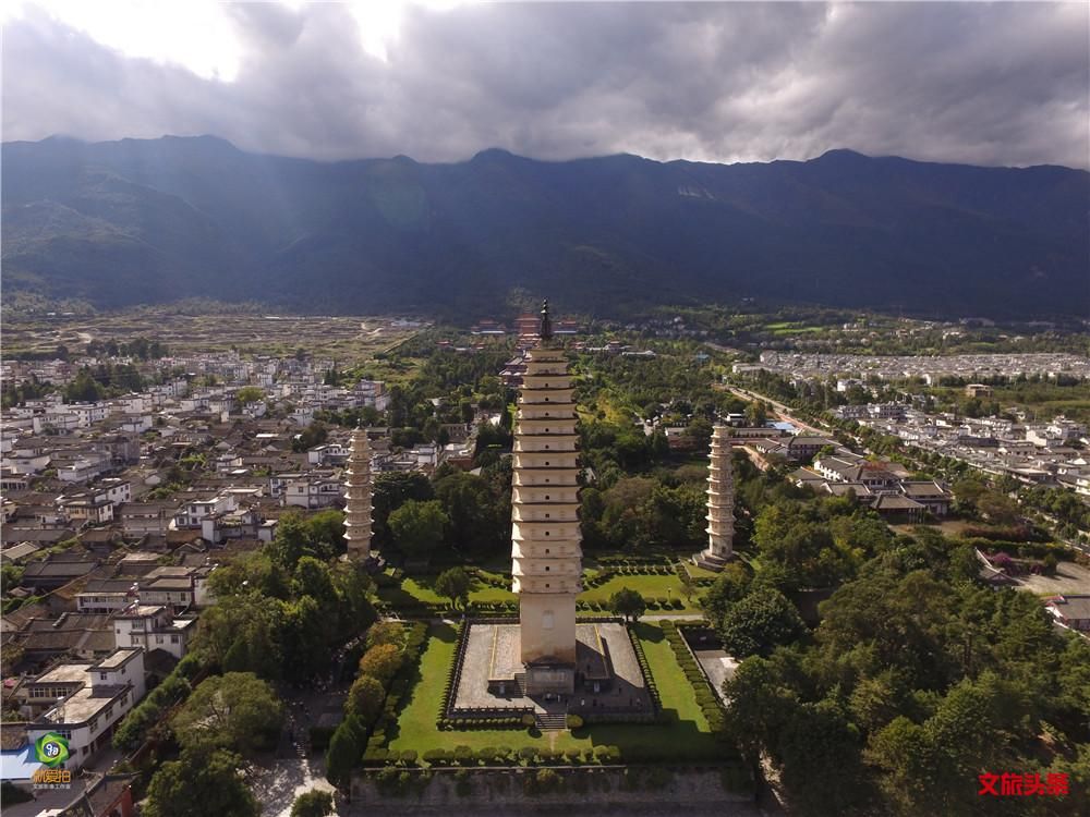 大理崇圣寺三塔文化旅游区位于中国云南省大理州境内大理古城北