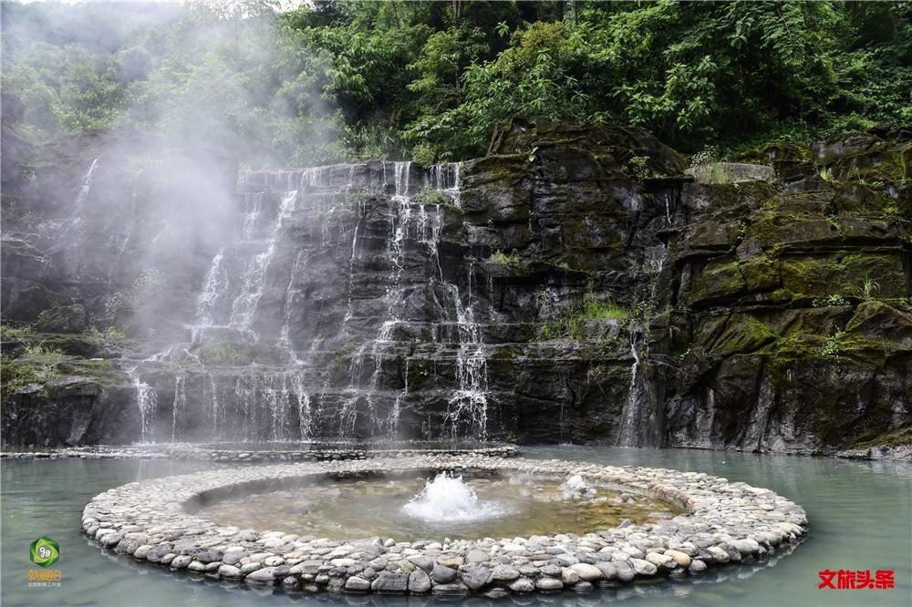 龙陵邦腊温泉旅游度假区位于云南省龙陵县城北11千米,香柏河