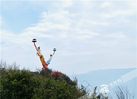 千米高空"一吻定情 武隆白马山飞天之吻即将上线