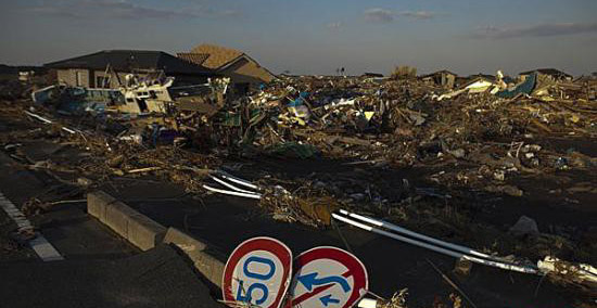 2011年3月11日,日本发生"3.11"大地震,引发了巨型海啸及福岛核灾难.