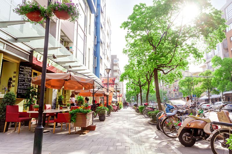 五角场商圈联动夜间经济活跃的大学路成为"上海首批全域旅游示范街区"
