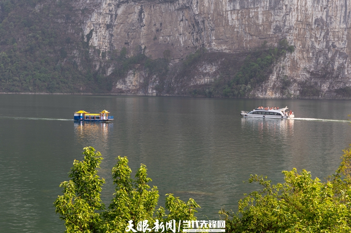 今年春节以来,贵州省毕节市黔西县乌江源百里画廊化屋景区旅游