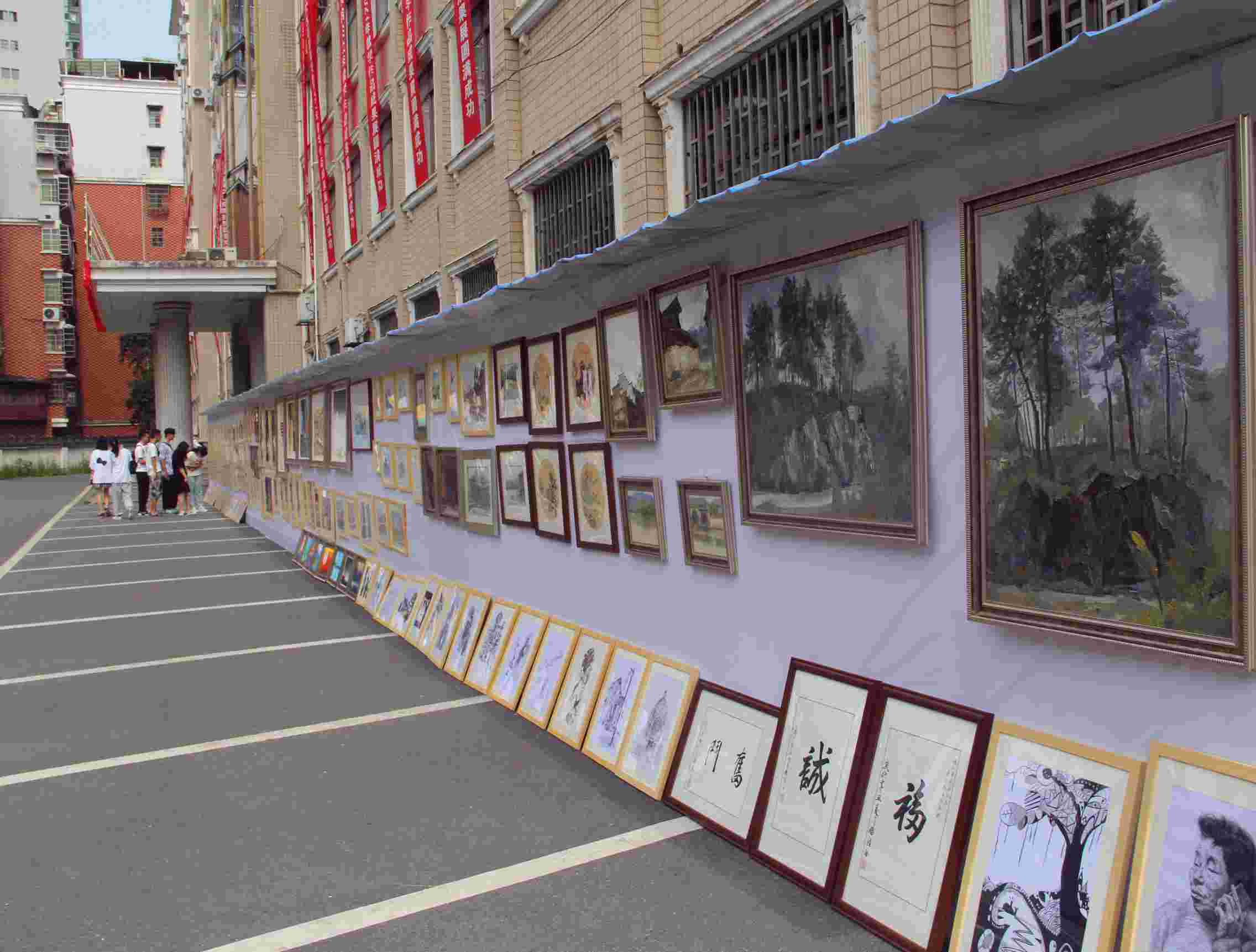 湖南环境生物职院:翰墨丹青展艺术风采 颂党恩凝聚奋进力量