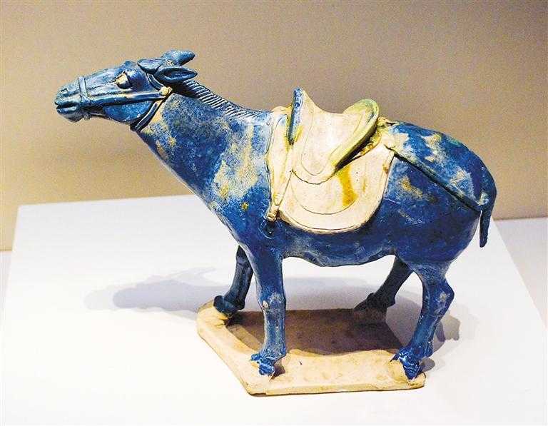 目前,最为珍贵的一件唐三彩作品,应该是中国国家博物馆藏的唐代三彩釉